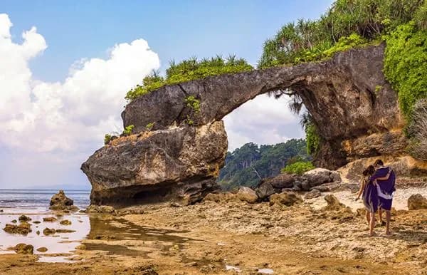 Natural Bridge (Howrah Bridge)